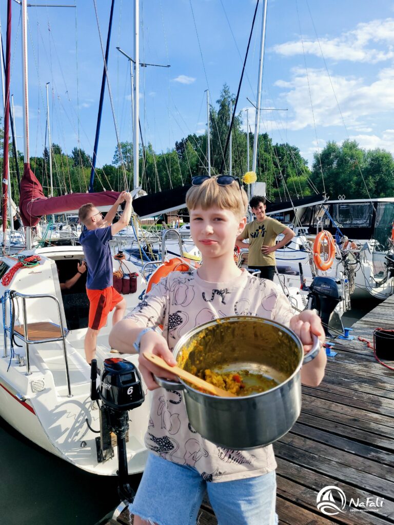 wyżywienie na obozach żeglarskich